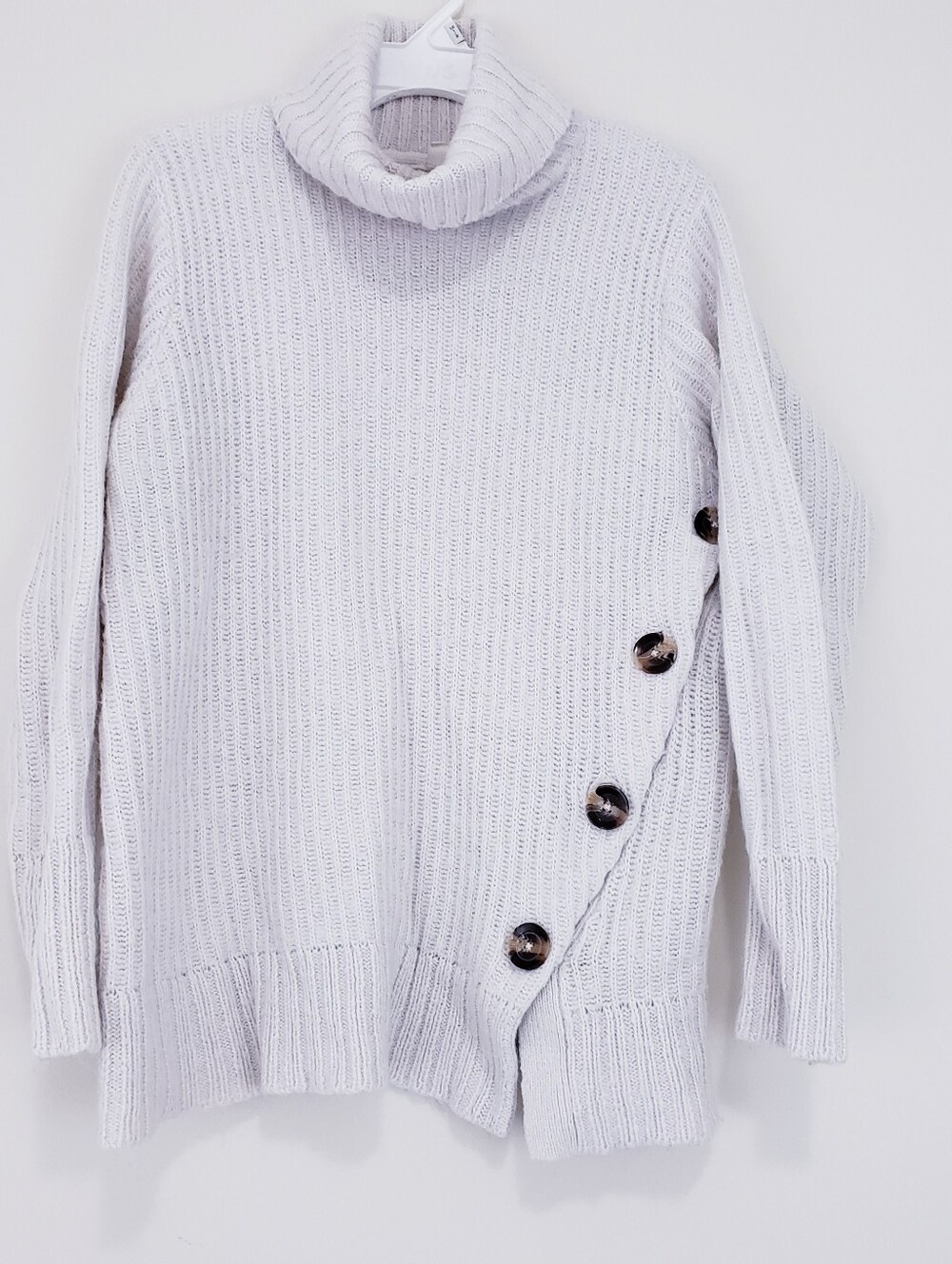 Cloth & Stone Beige Cream Tan Diagonal Button Turtleneck Sweater Medium